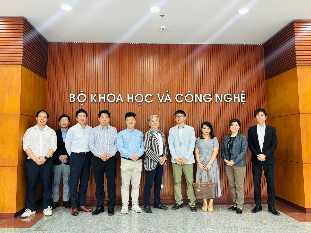 ホーム 17 Company Image